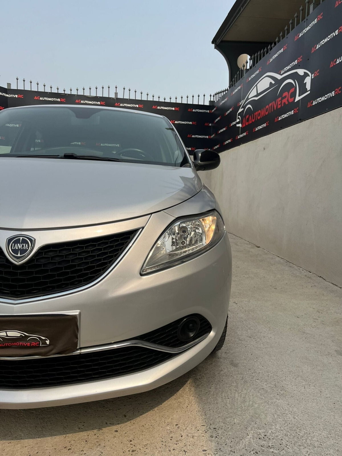 Lancia Ypsilon 1.3 MJT 16V 95 CV 5 porte S&S Platinum (2)