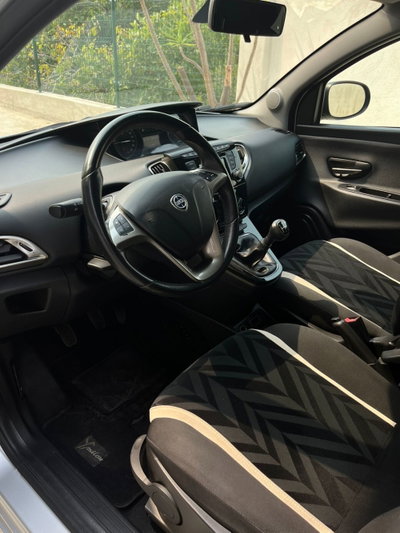 Lancia Ypsilon 1.3 MJT 16V 95 CV 5 porte S&S Platinum (20)