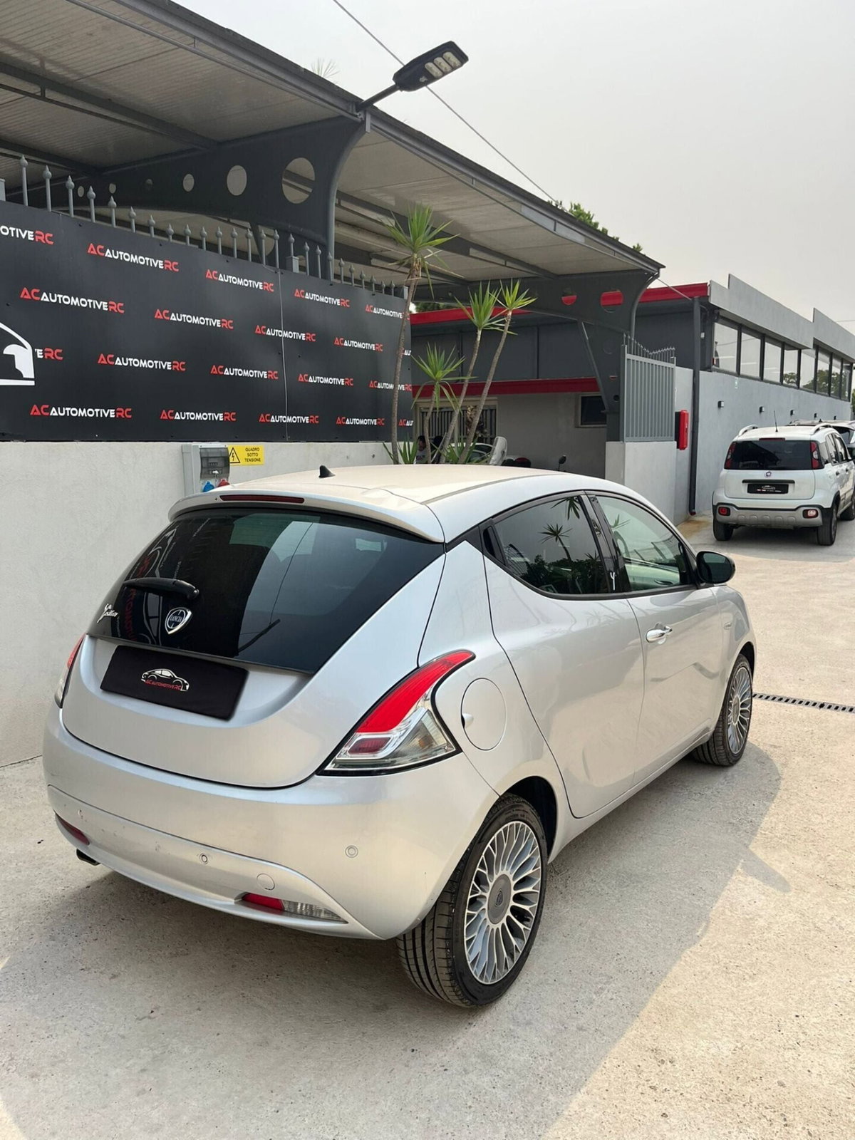 Lancia Ypsilon 1.3 MJT 16V 95 CV 5 porte S&S Platinum (6)