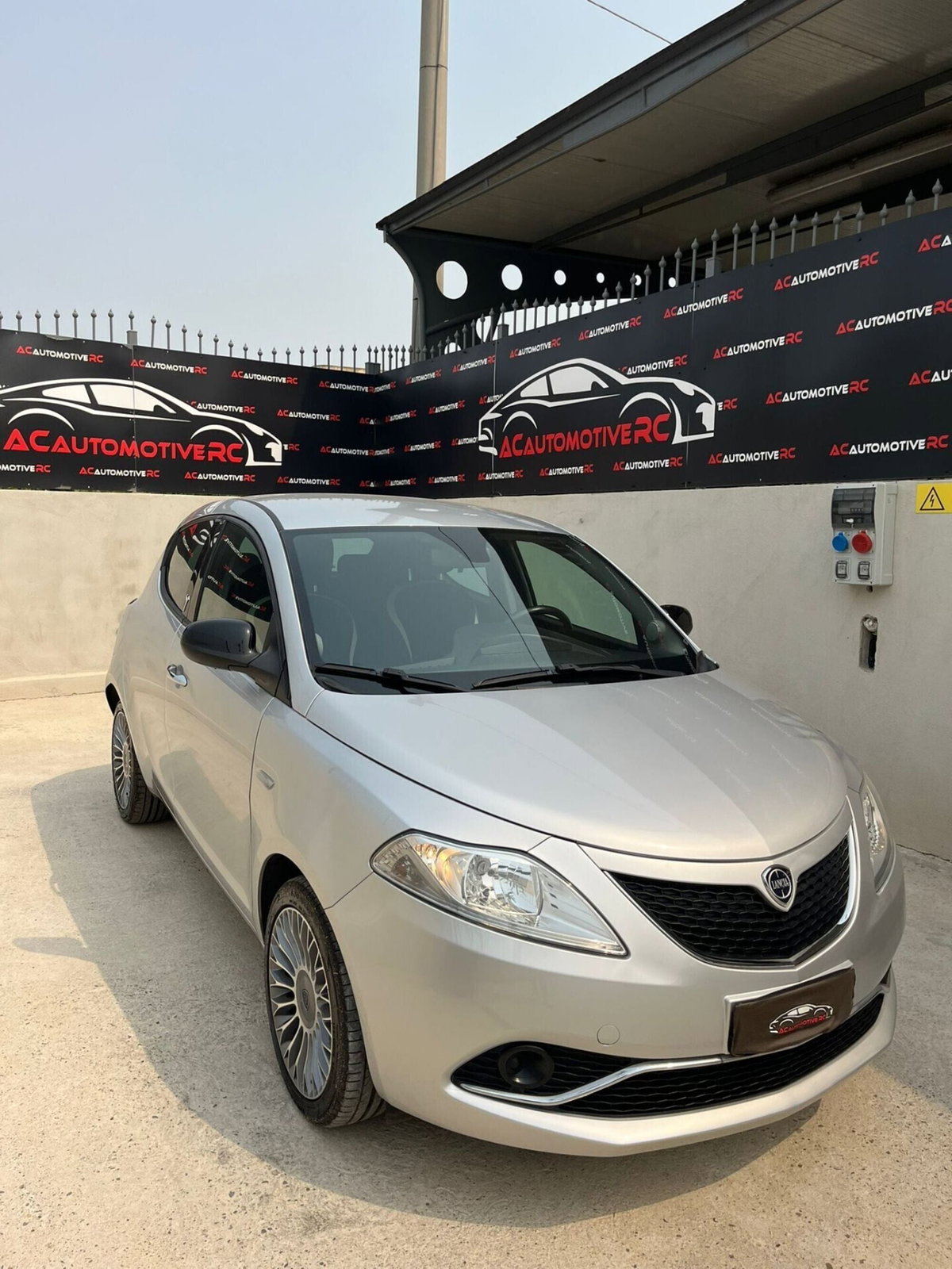 Lancia Ypsilon 1.3 MJT 16V 95 CV 5 porte S&S Platinum (7)
