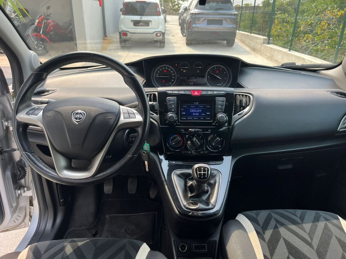 Lancia Ypsilon 1.3 MJT 16V 95 CV 5 porte S&S Platinum (9)