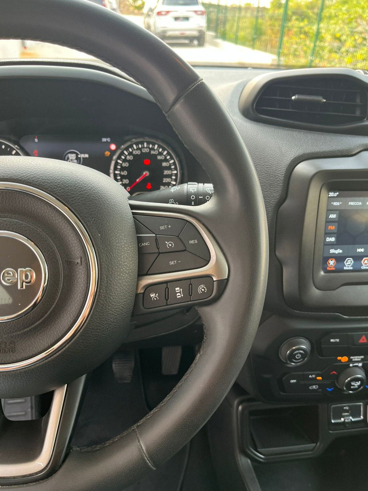 Jeep Renegade 1.6 Mjt 130 CV Limited (11)