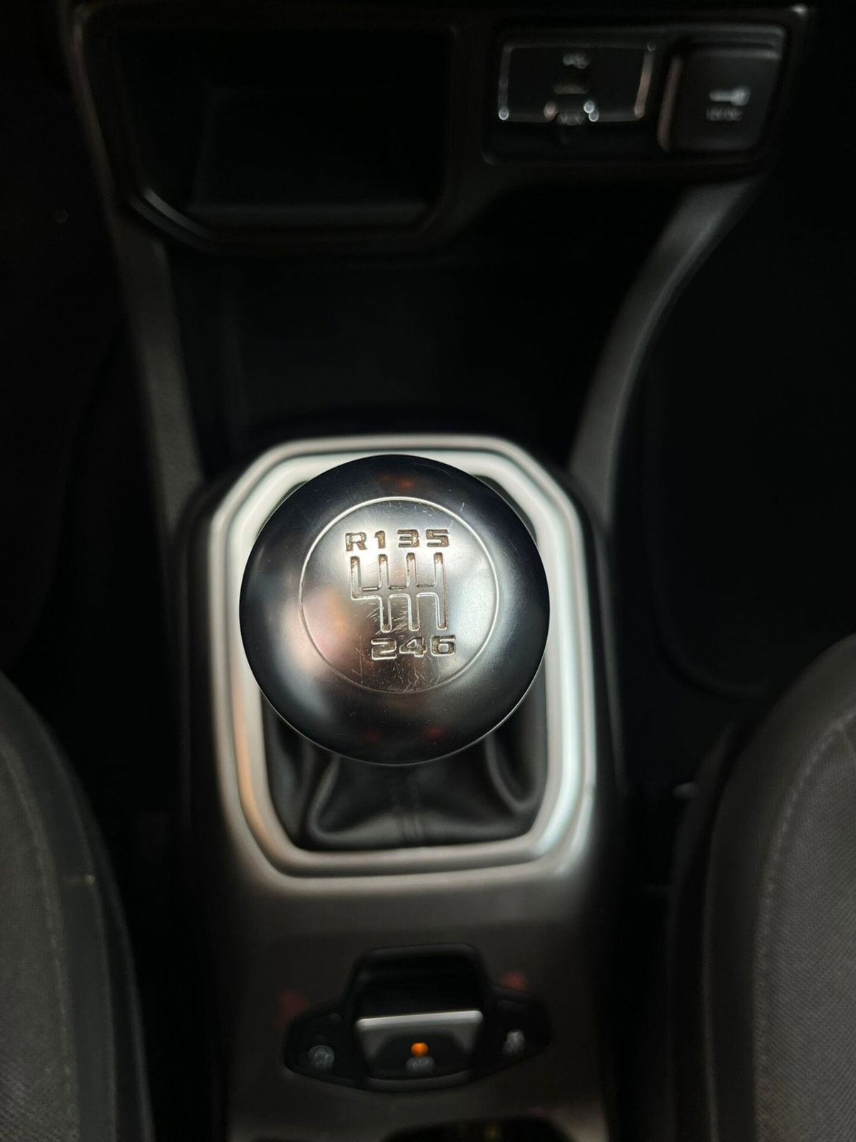 Jeep Renegade 1.6 Mjt 130 CV Limited (19)