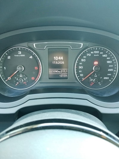 Audi Q3 2.0 TDI 150 CV (12)