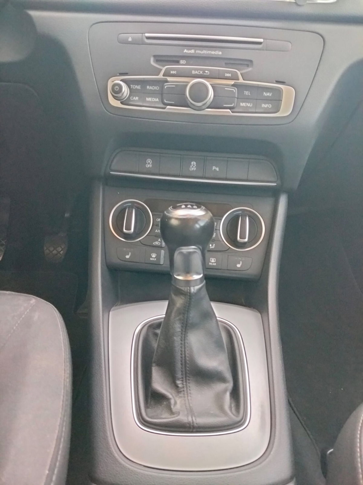 Audi Q3 2.0 TDI 150 CV (17)