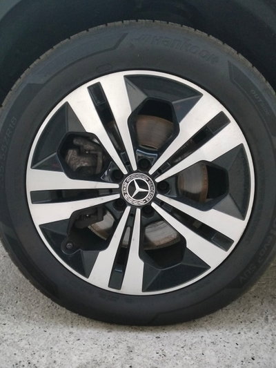 Mercedes-Benz GLB 200 d Automatic 4Matic Sport Plus (9)