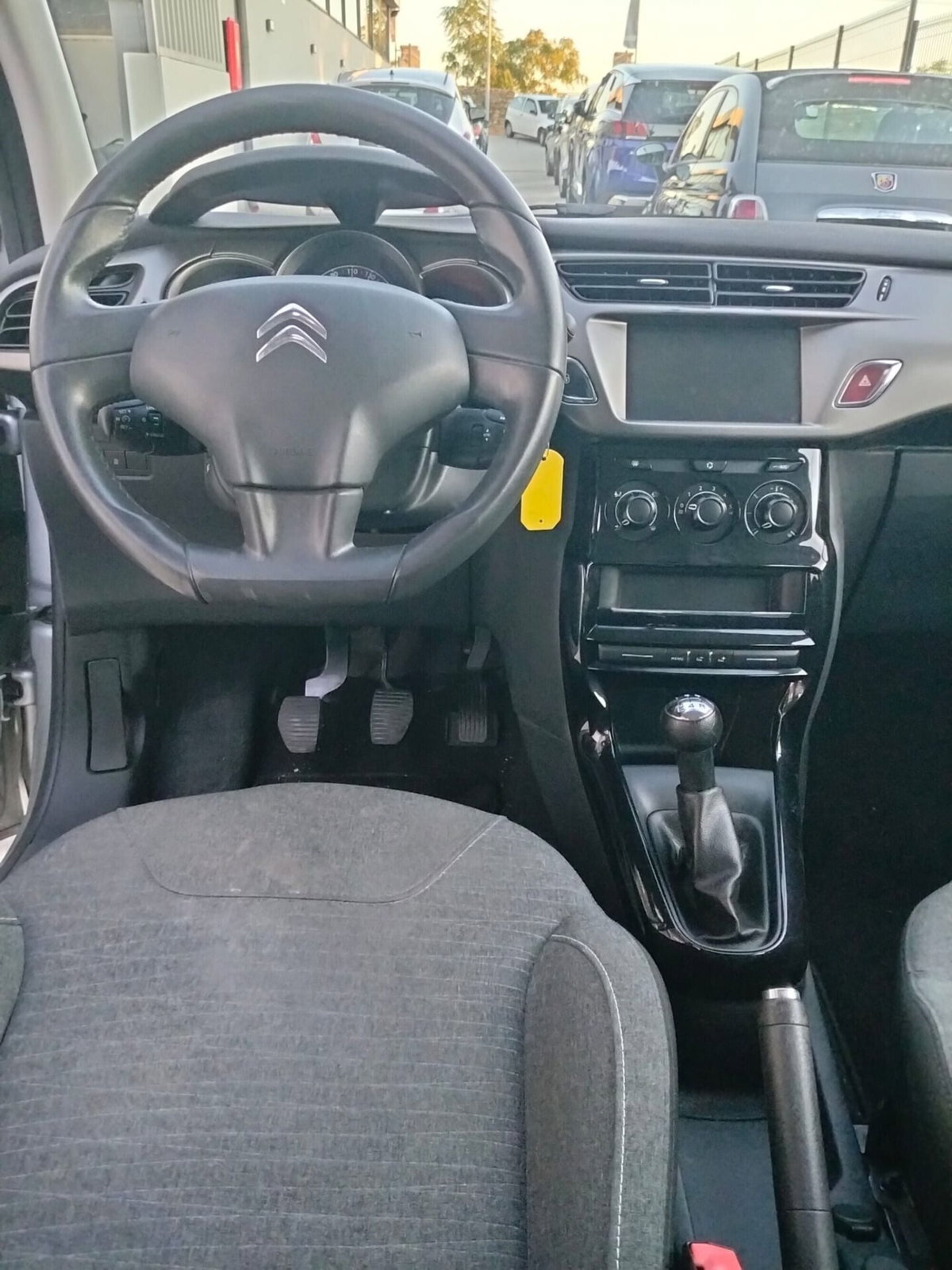 Citroen C3 BlueHDi 75 Exclusive (16)