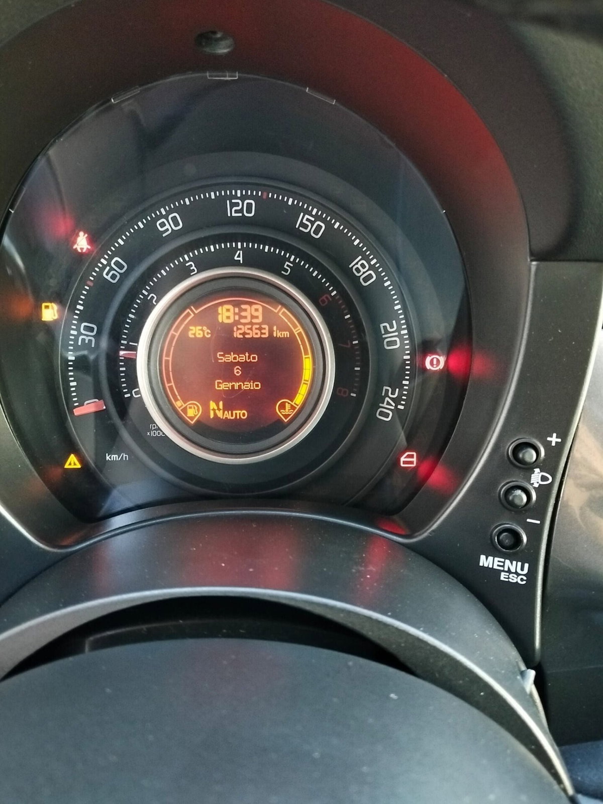 Abarth 500 Cabrio 1.4 Turbo T-Jet MTA (13)