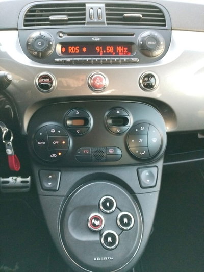 Abarth 500 Cabrio 1.4 Turbo T-Jet MTA (14)