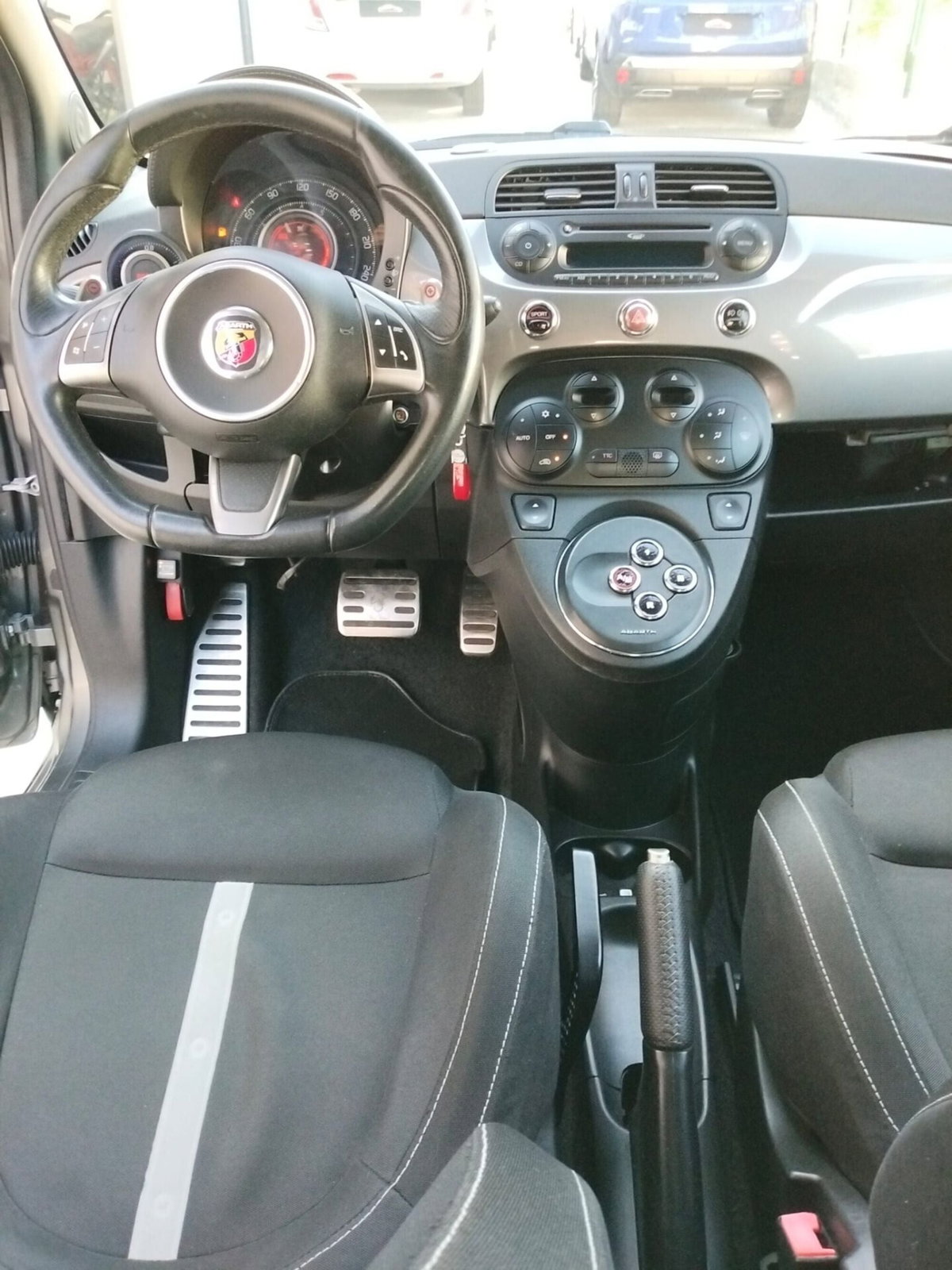 Abarth 500 Cabrio 1.4 Turbo T-Jet MTA (15)