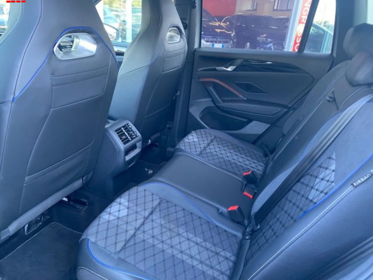 Volkswagen Tiguan Allspace 2.0 tdi R-Line 150cv dsg (15)