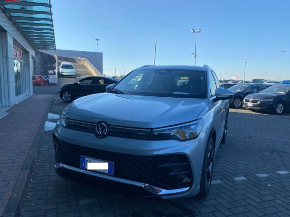 Volkswagen Tiguan Allspace 2.0 tdi R-Line 150cv dsg (3)