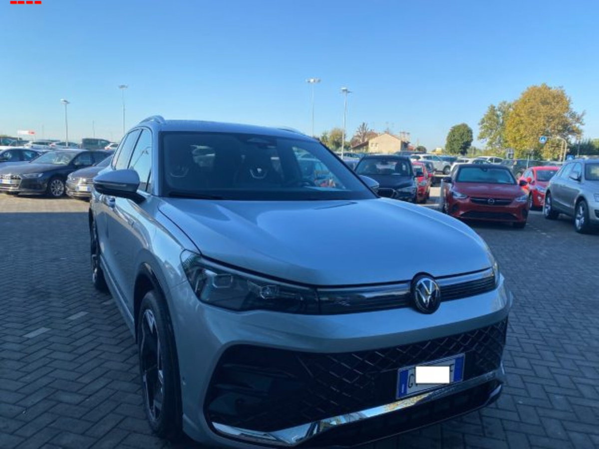 Volkswagen Tiguan Allspace 2.0 tdi R-Line 150cv dsg (4)
