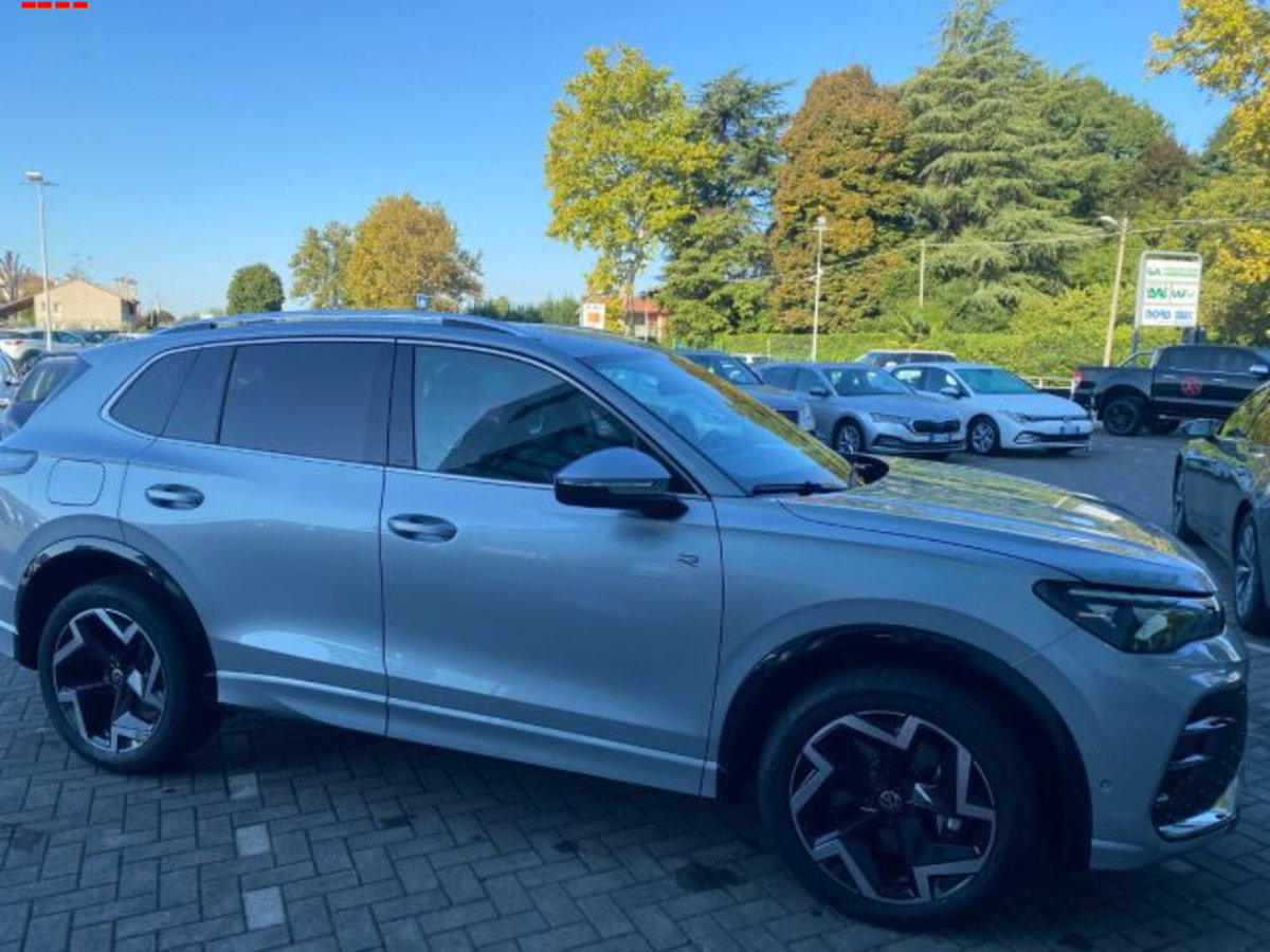 Volkswagen Tiguan Allspace 2.0 tdi R-Line 150cv dsg (5)