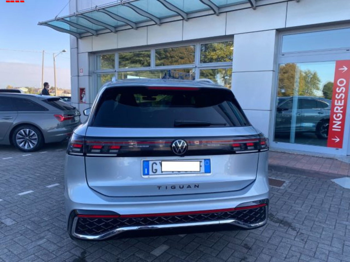 Volkswagen Tiguan Allspace 2.0 tdi R-Line 150cv dsg (7)