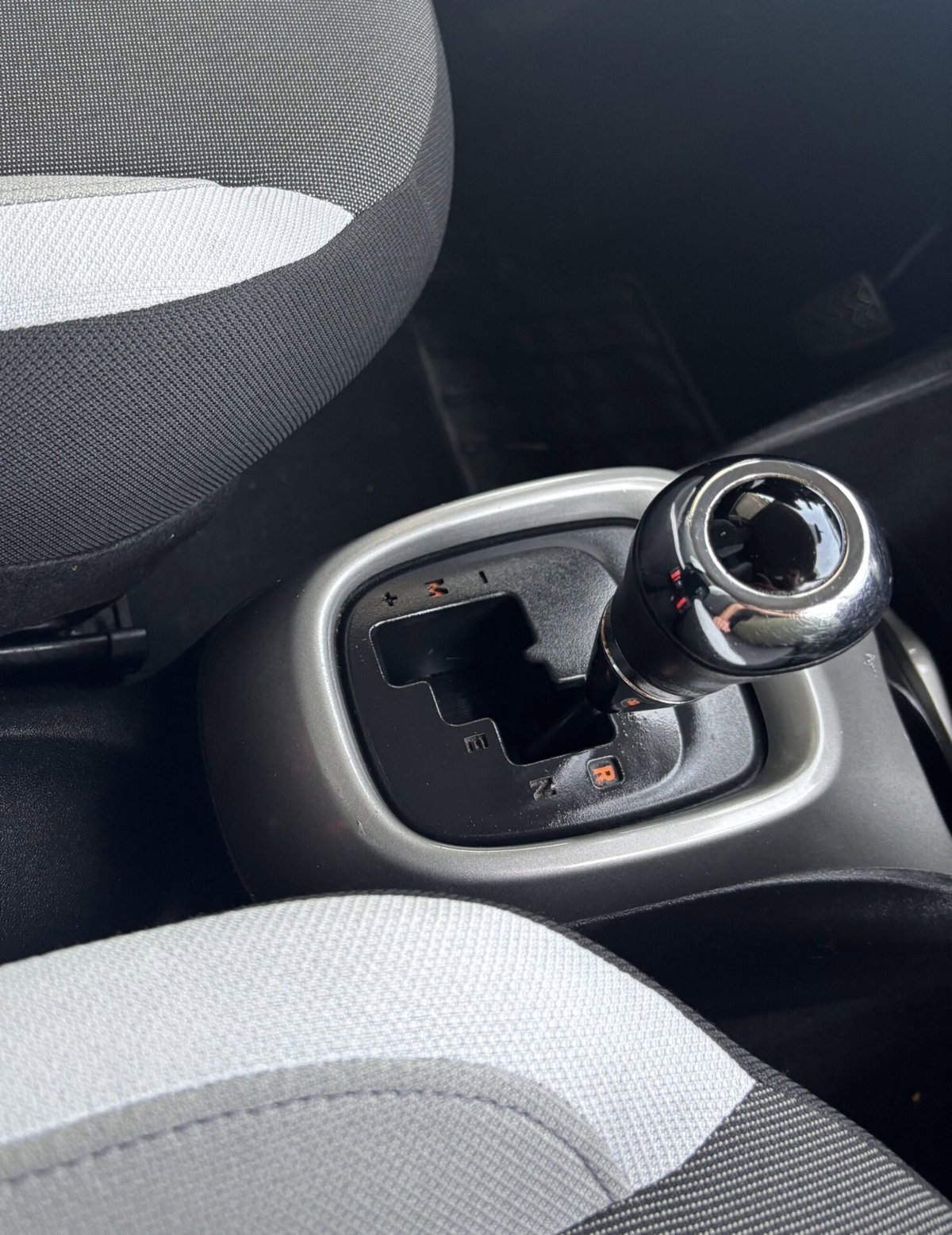 Toyota Aygo 1.0 VVT-i 69 CV 5 porte x-play TSS MMT (13)