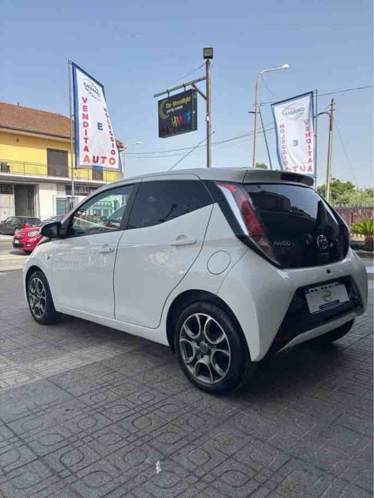 Toyota Aygo 1.0 VVT-i 69 CV 5 porte x-play TSS MMT (4)