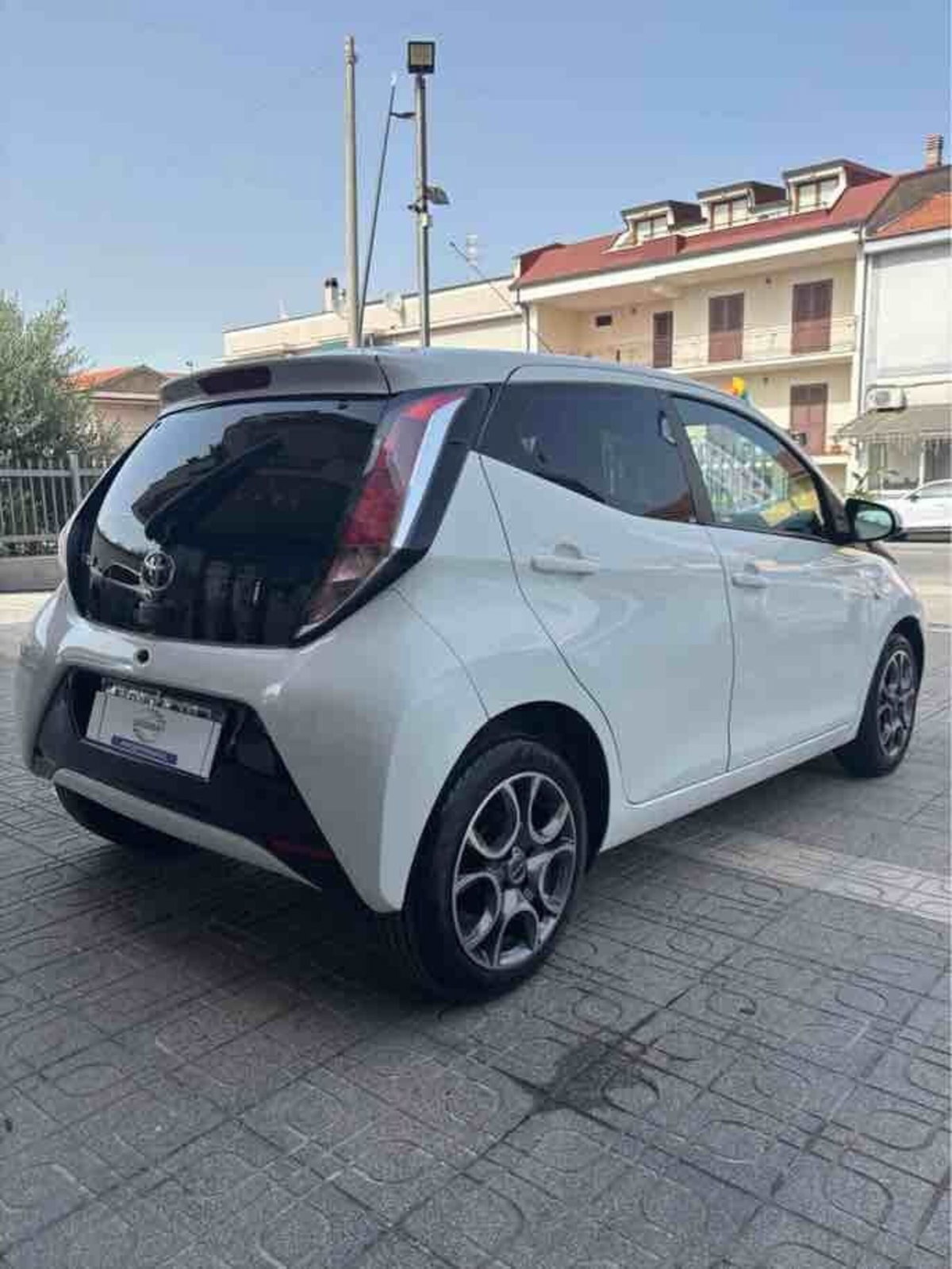 Toyota Aygo 1.0 VVT-i 69 CV 5 porte x-play TSS MMT (6)