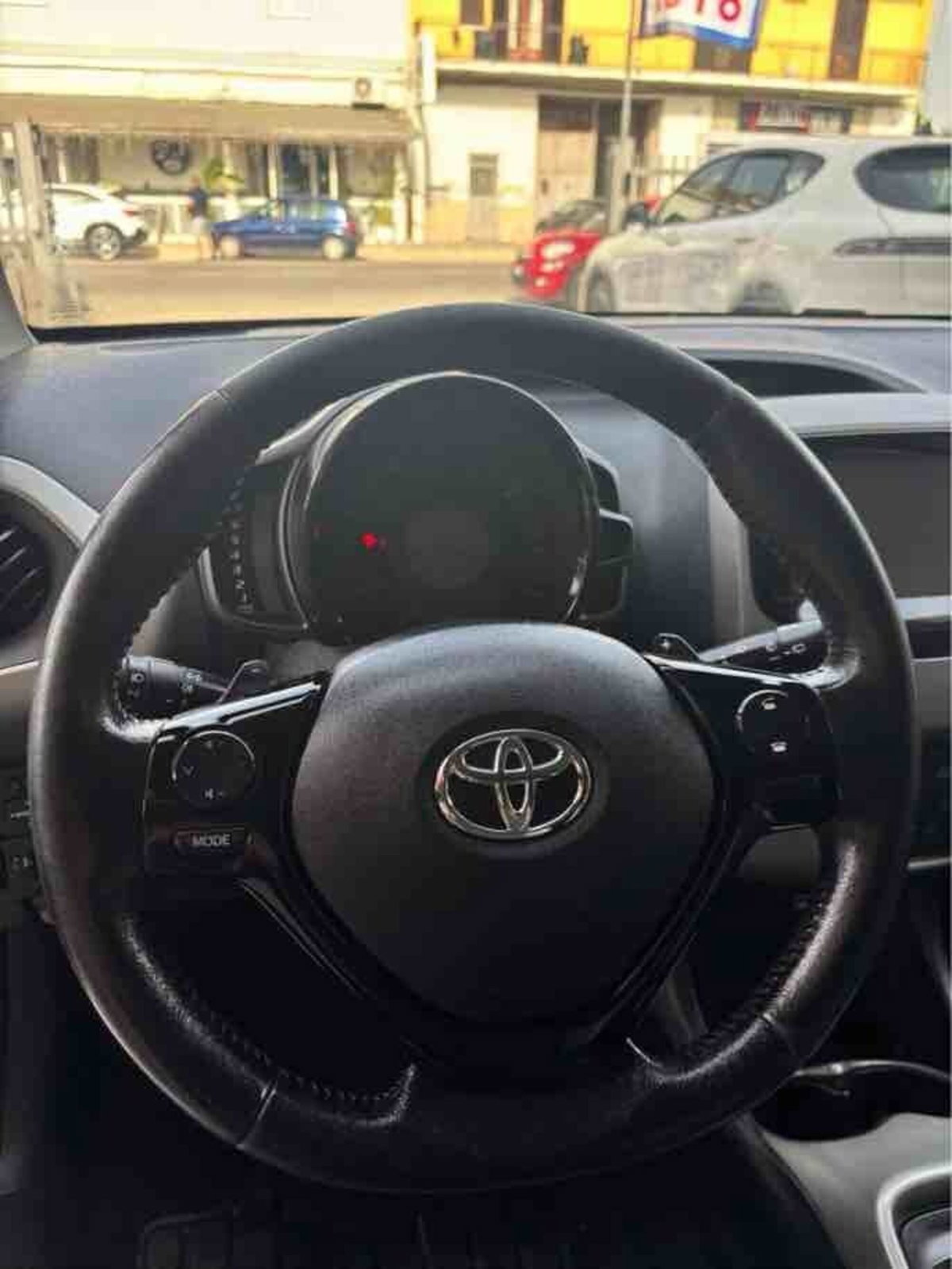 Toyota Aygo 1.0 VVT-i 69 CV 5 porte x-play TSS MMT (8)