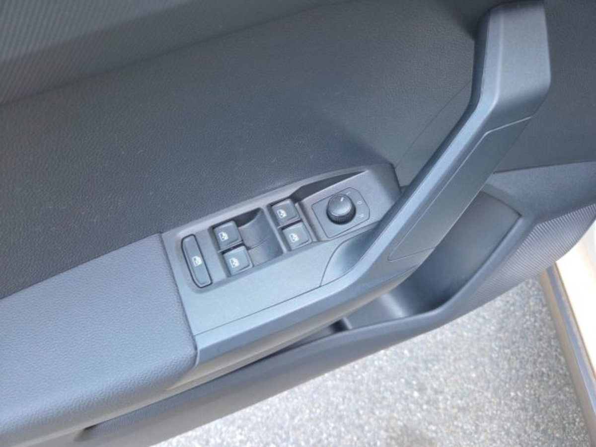 SEAT Arona 1.6 TDI 95 CV DSG Style (9)