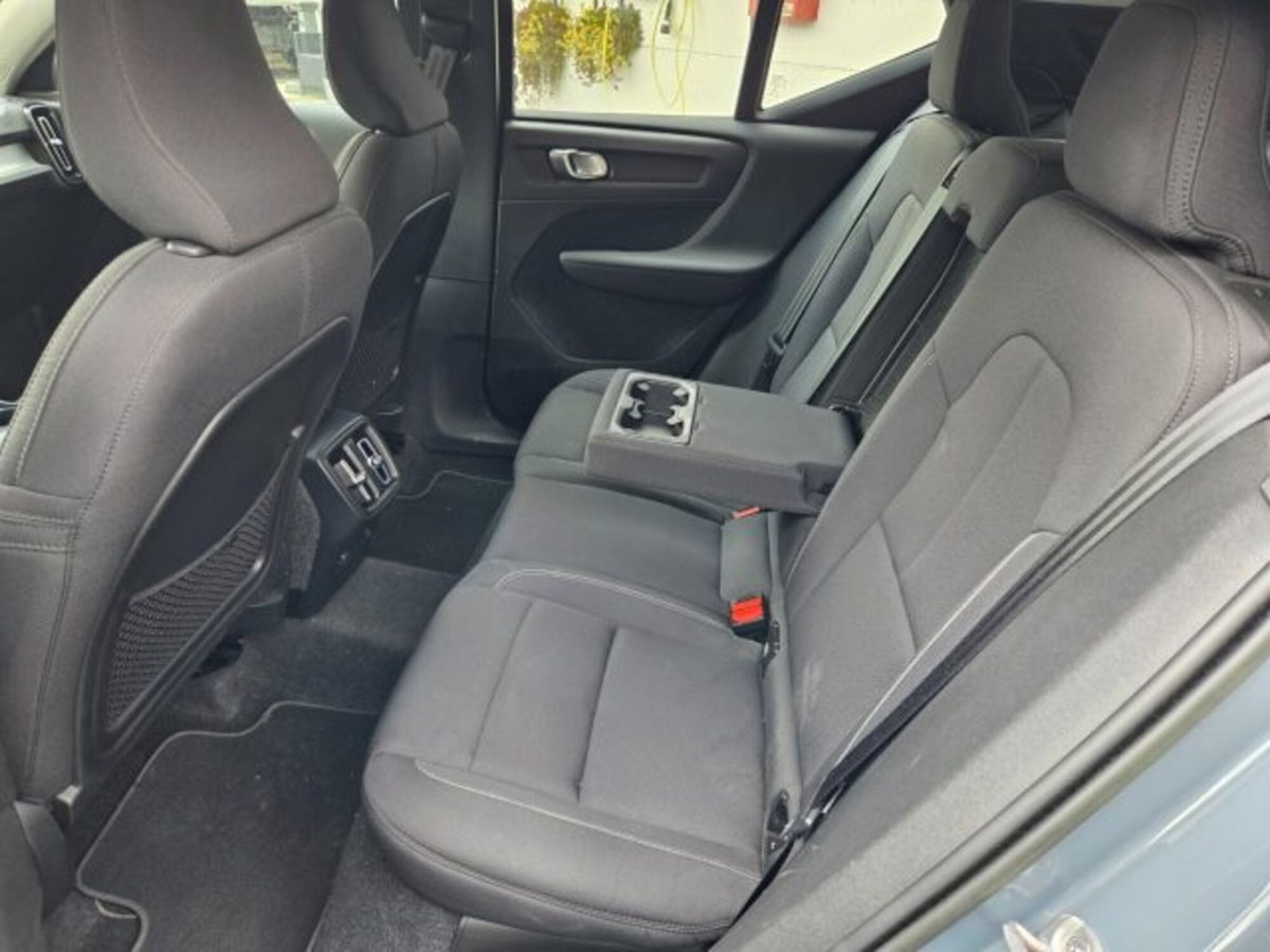 Volvo XC40 B4 AWD automatico Plus Dark (13)