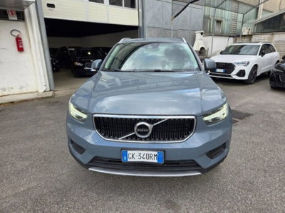 Volvo XC40 B4 AWD automatico Plus Dark (2)