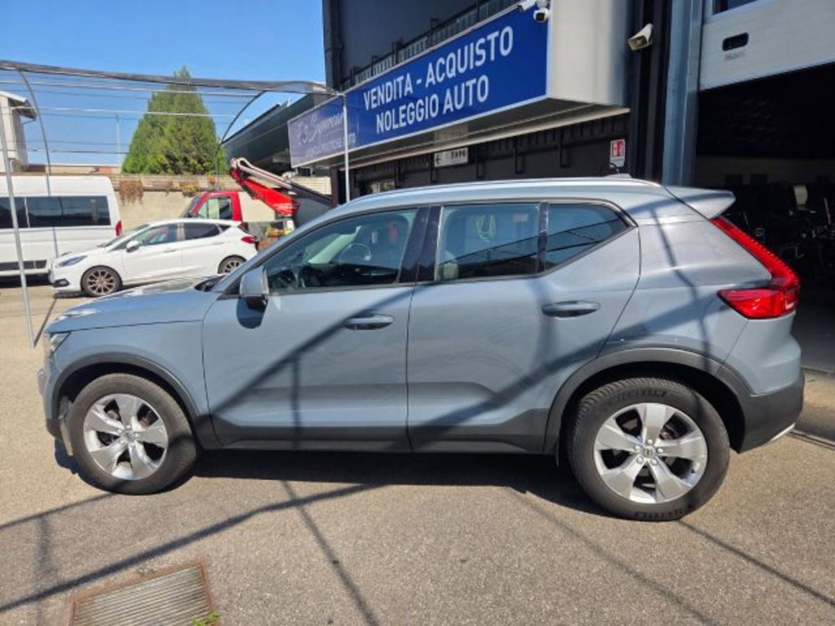Volvo XC40 B4 AWD automatico Plus Dark (4)