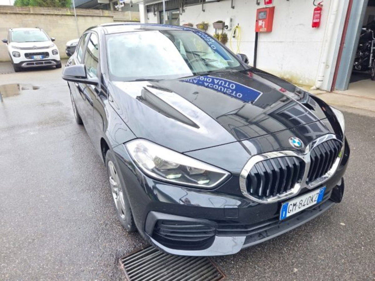 BMW Serie 1 116d 2.0 116CV cat 5 porte Attiva DPF (3)