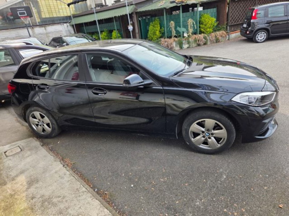 BMW Serie 1 116d 2.0 116CV cat 5 porte Attiva DPF (6)