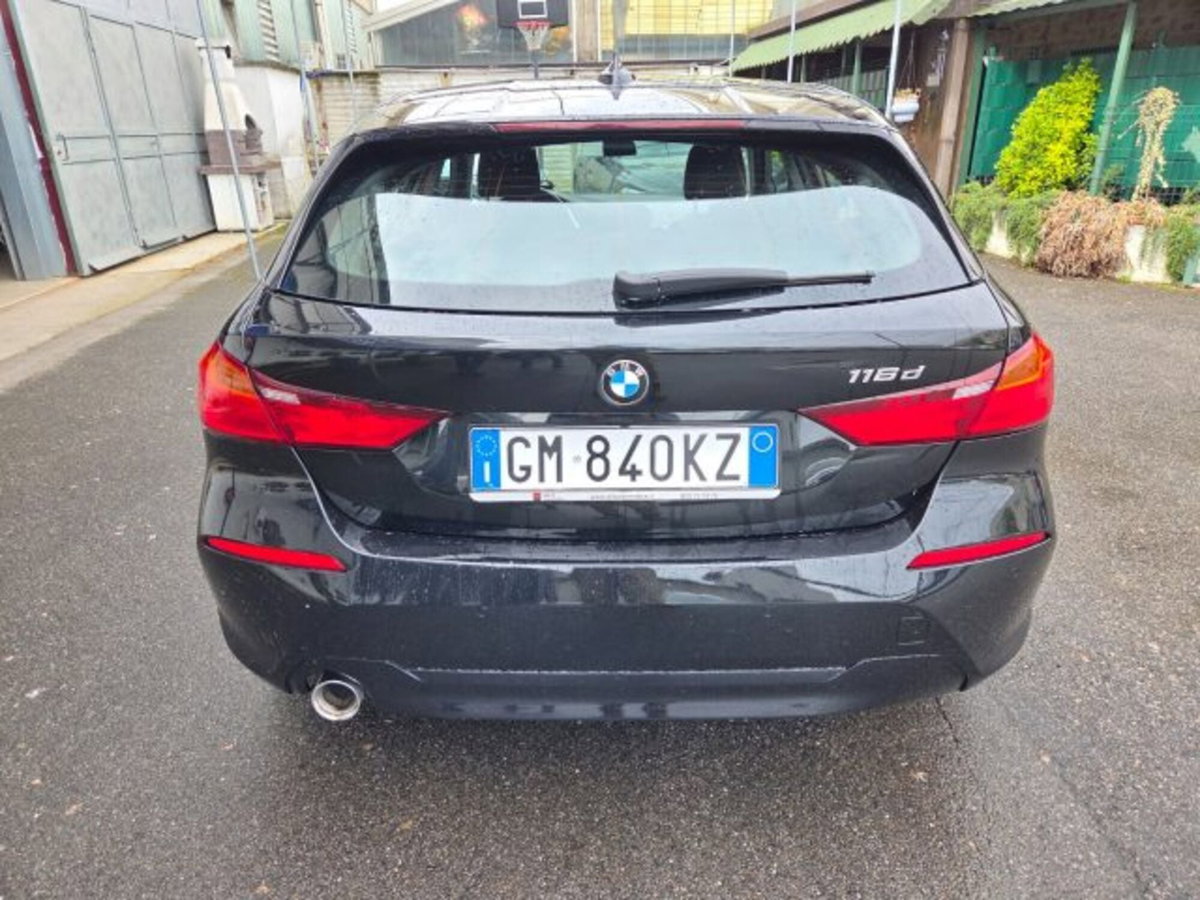 BMW Serie 1 116d 2.0 116CV cat 5 porte Attiva DPF (7)