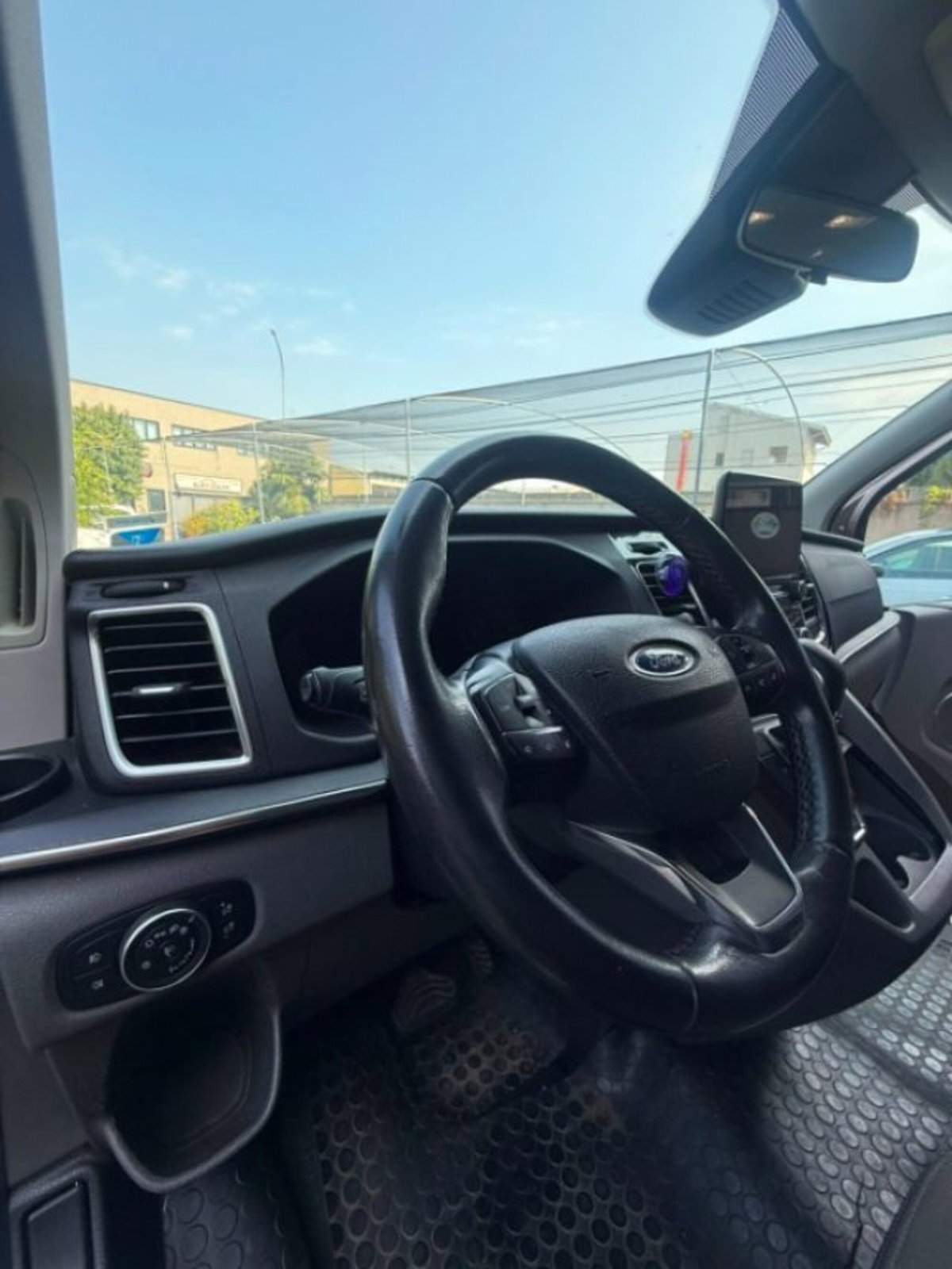 Ford Tourneo Custom 310 2.0 TDCi 170CV aut. PC Titanium (10)