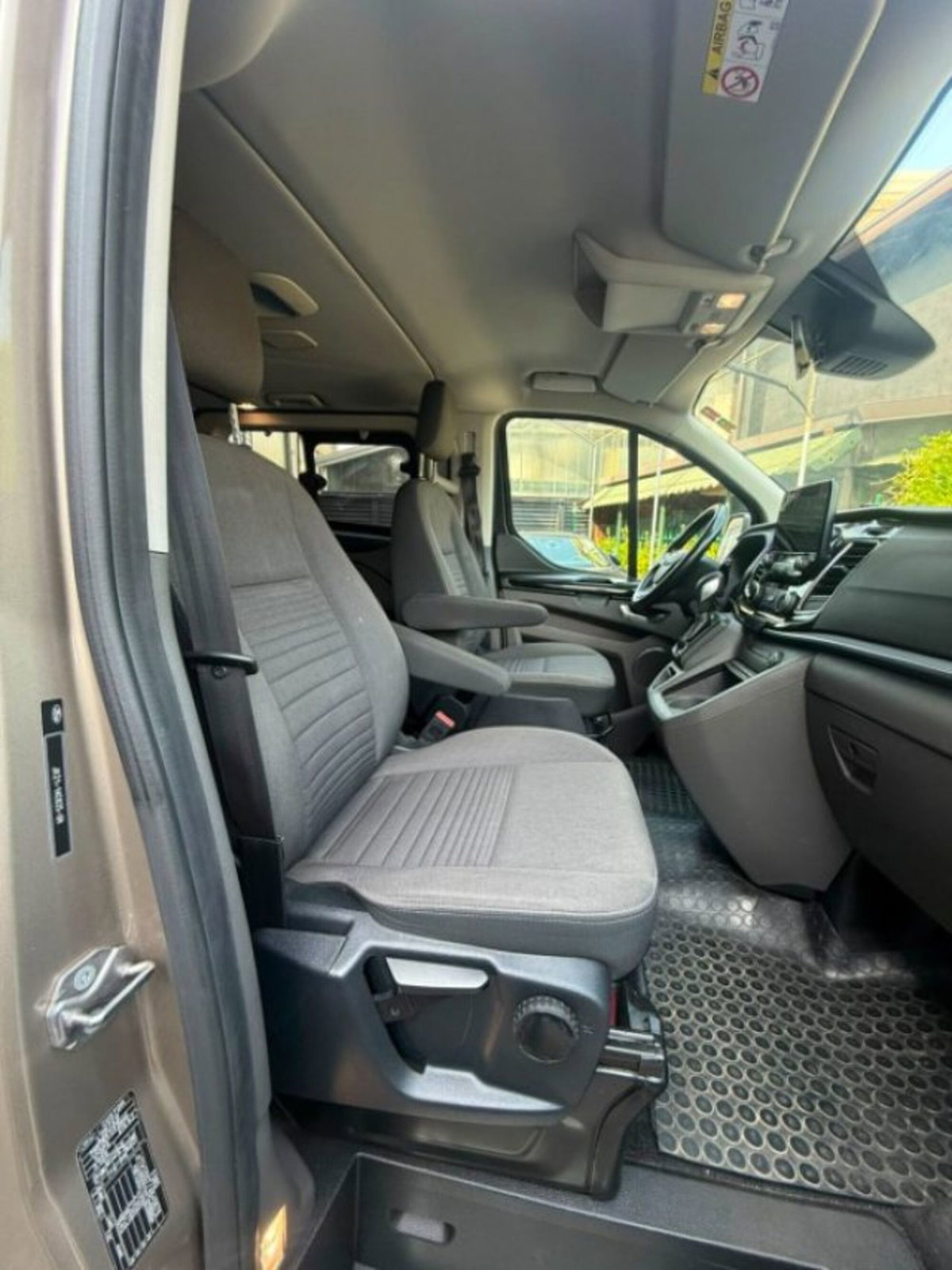 Ford Tourneo Custom 310 2.0 TDCi 170CV aut. PC Titanium (15)