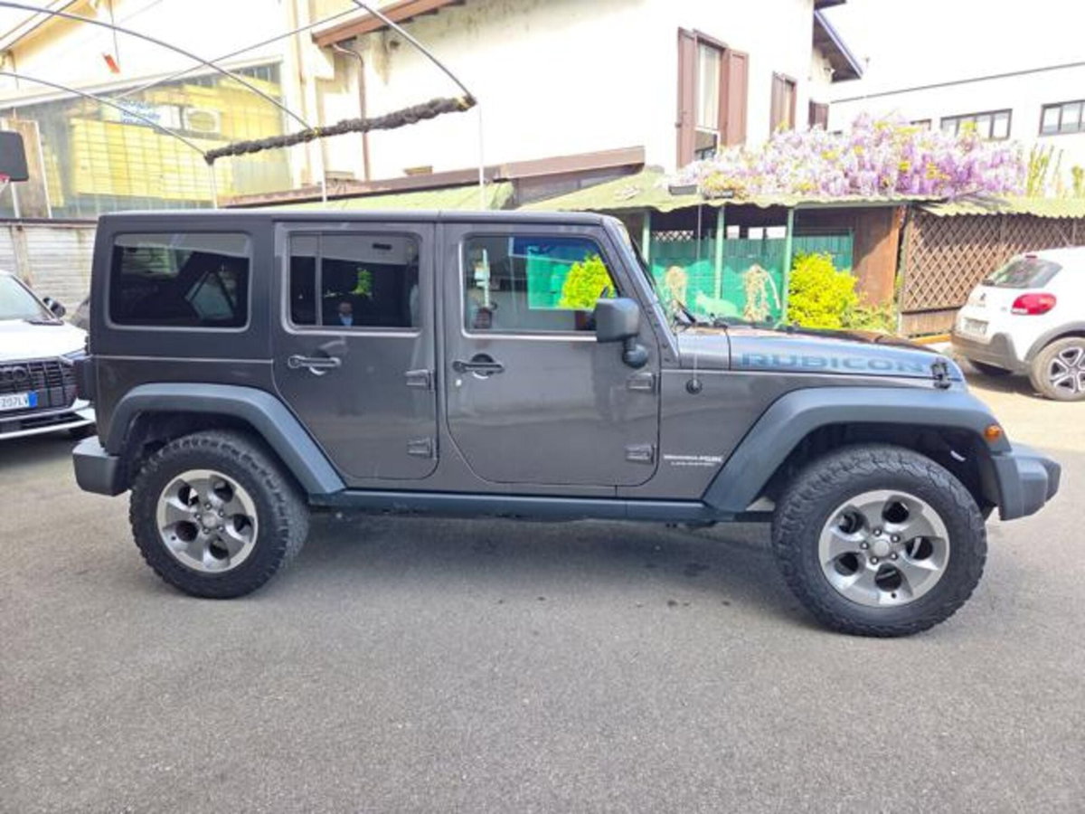 Jeep Wrangler Unlimited 3.6 V6 Rubicon Auto (2)