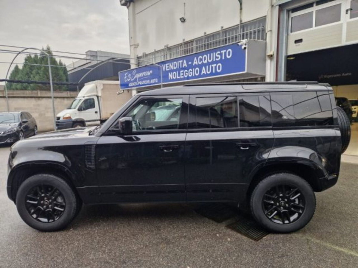 Land Rover Defender 110 3.0D I6 300 CV AWD Auto X-Dynamic HSE (2)