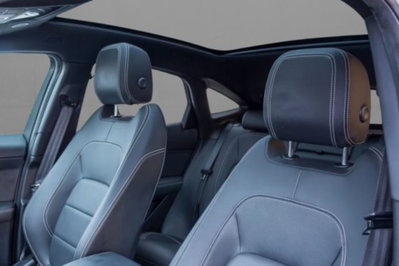 Jaguar E-Pace 2.0d i4 mhev R-Dynamic SE awd 163cv auto (8)