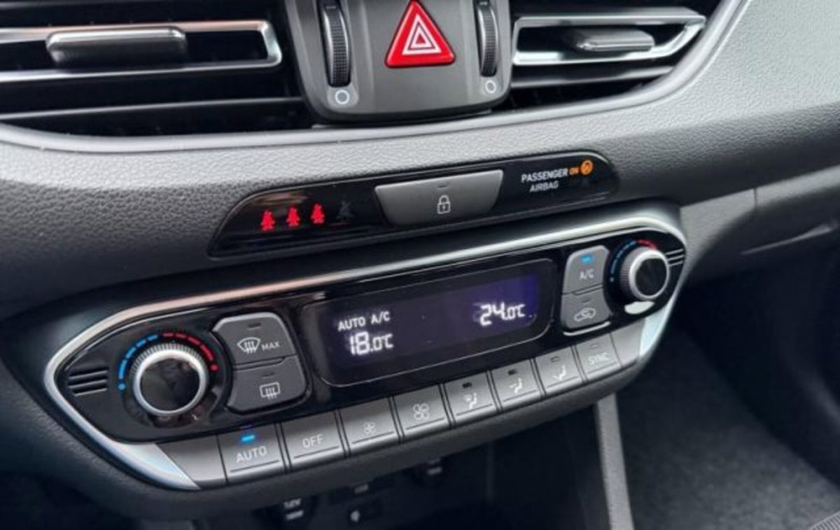 Hyundai i30 Fastback 1.5 T-GDI DCT 48V N-Line (7)