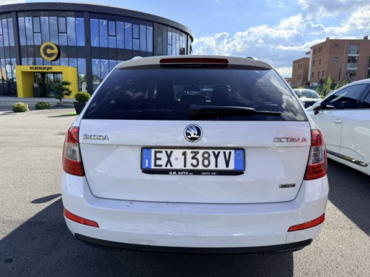 Skoda Octavia Station Wagon 1.4 TSI Wagon Active G-Tec (2)