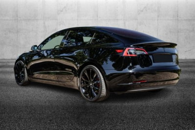 Tesla Model 3 Model 3 Long Range Performance AWD (2)