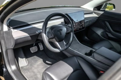 Tesla Model 3 Model 3 Long Range Performance AWD (4)