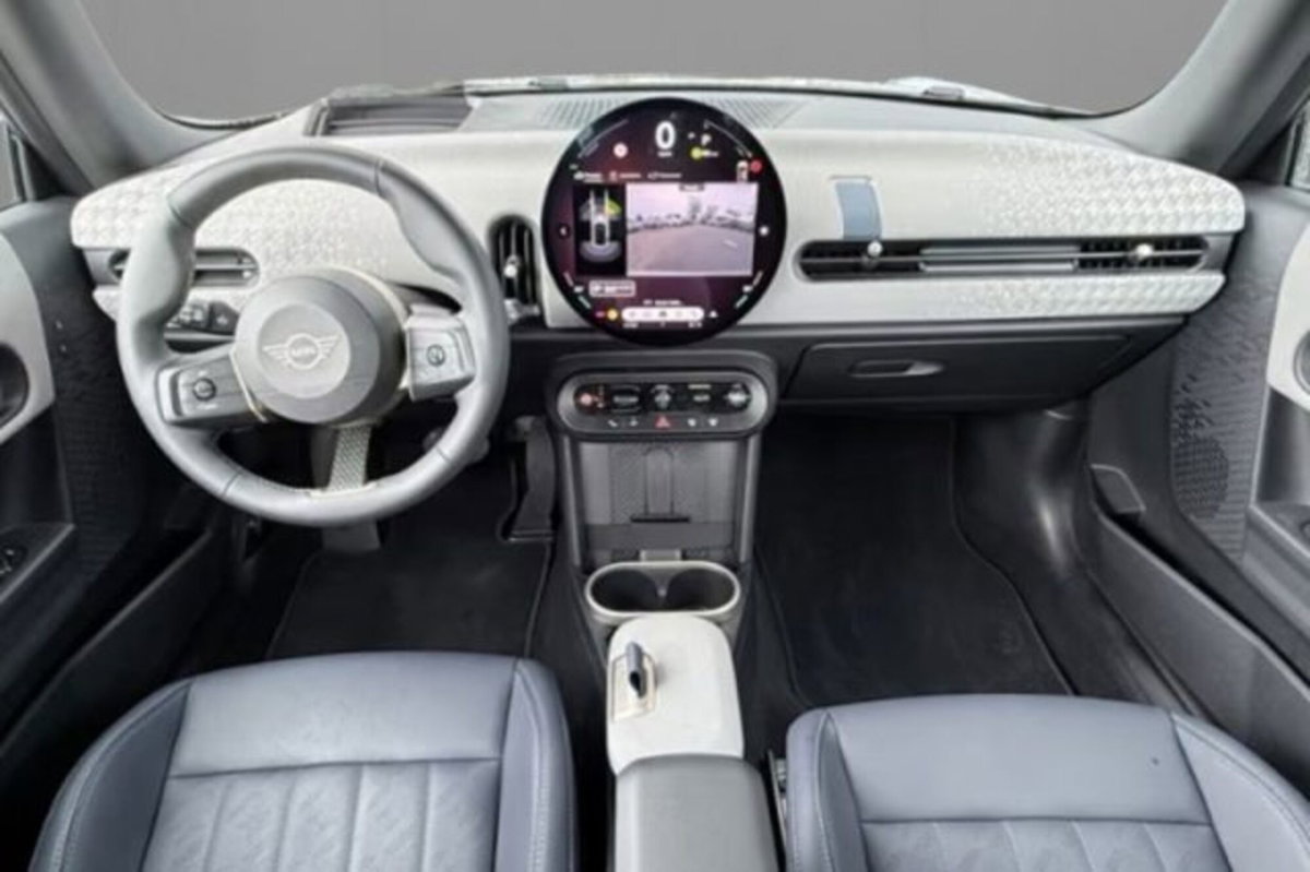 MINI Mini 3p 1.5 C Favoured auto (5)
