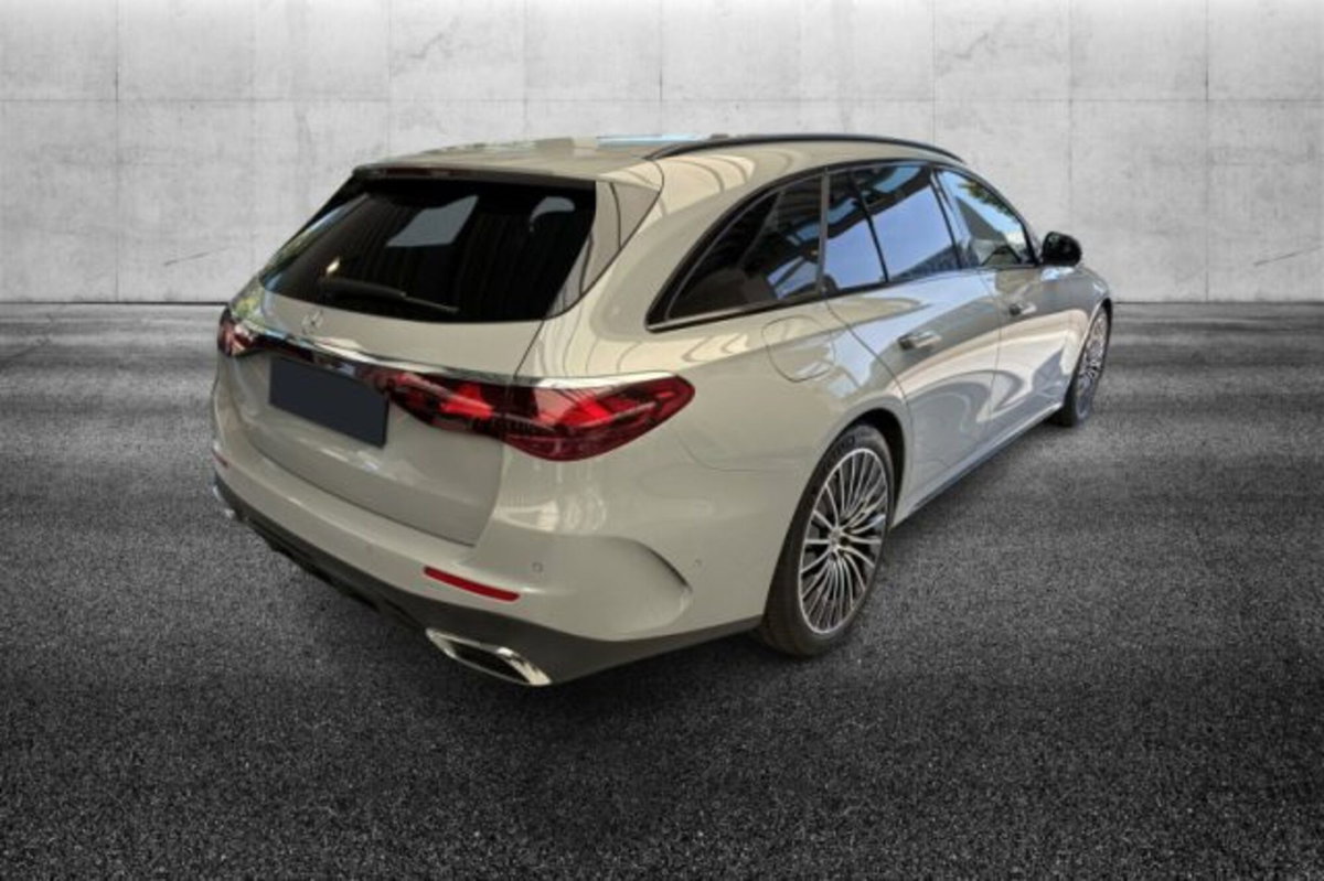 Mercedes-Benz Classe E Station Wagon 220 d AMG Line Premium auto (3)