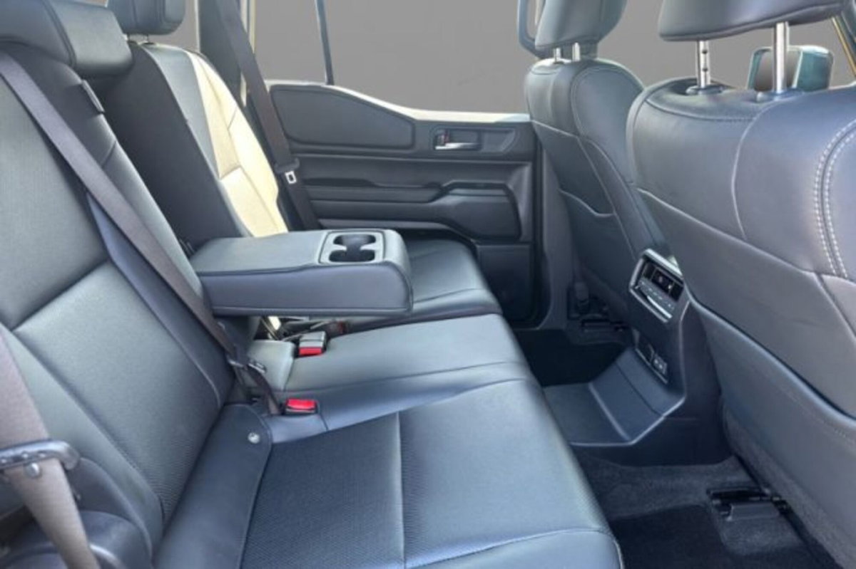 Toyota Land Cruiser 2.8 d-4d Lounge awd auto (8)