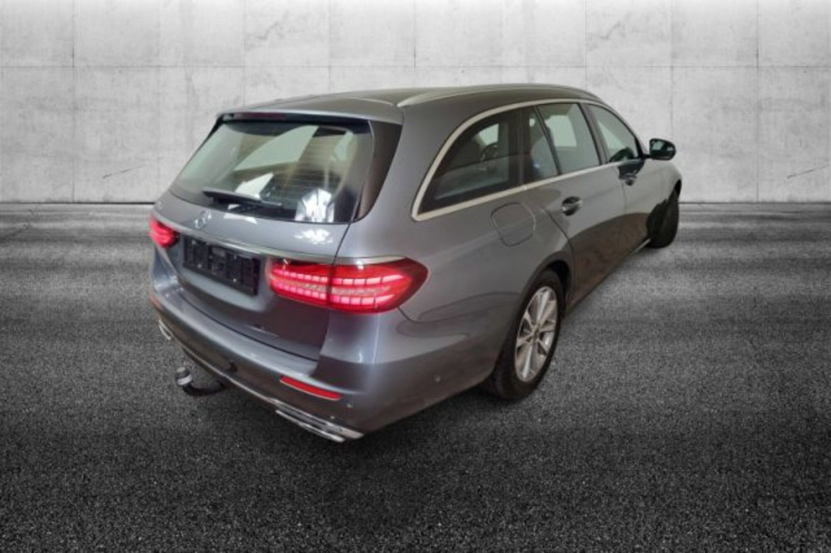 Mercedes-Benz Classe E Station Wagon 200 d Auto Exclusive (3)