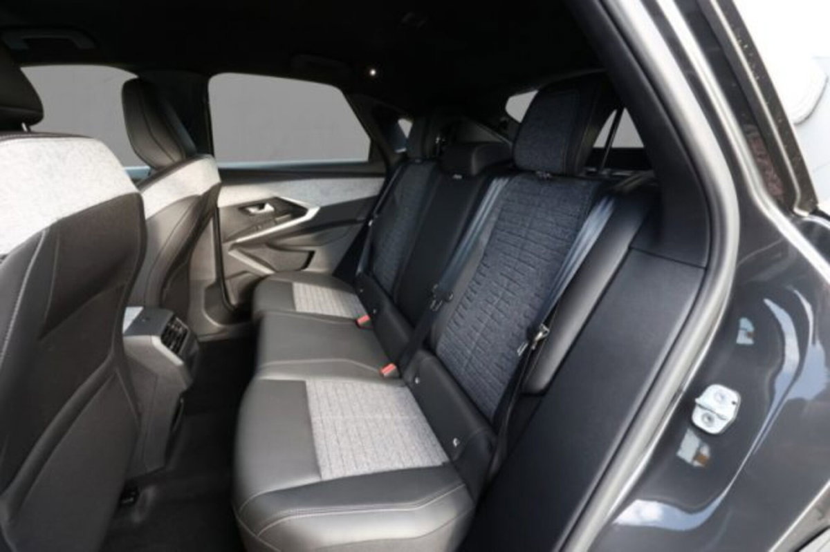 Peugeot 3008 1.2 hybrid Allure Business 145cv e-dcs6 (8)