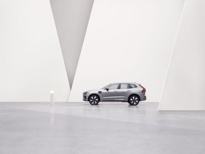 Volvo XC60 T8 Recharge AWD Plug-in Hybrid automatico Plus Dark (4)