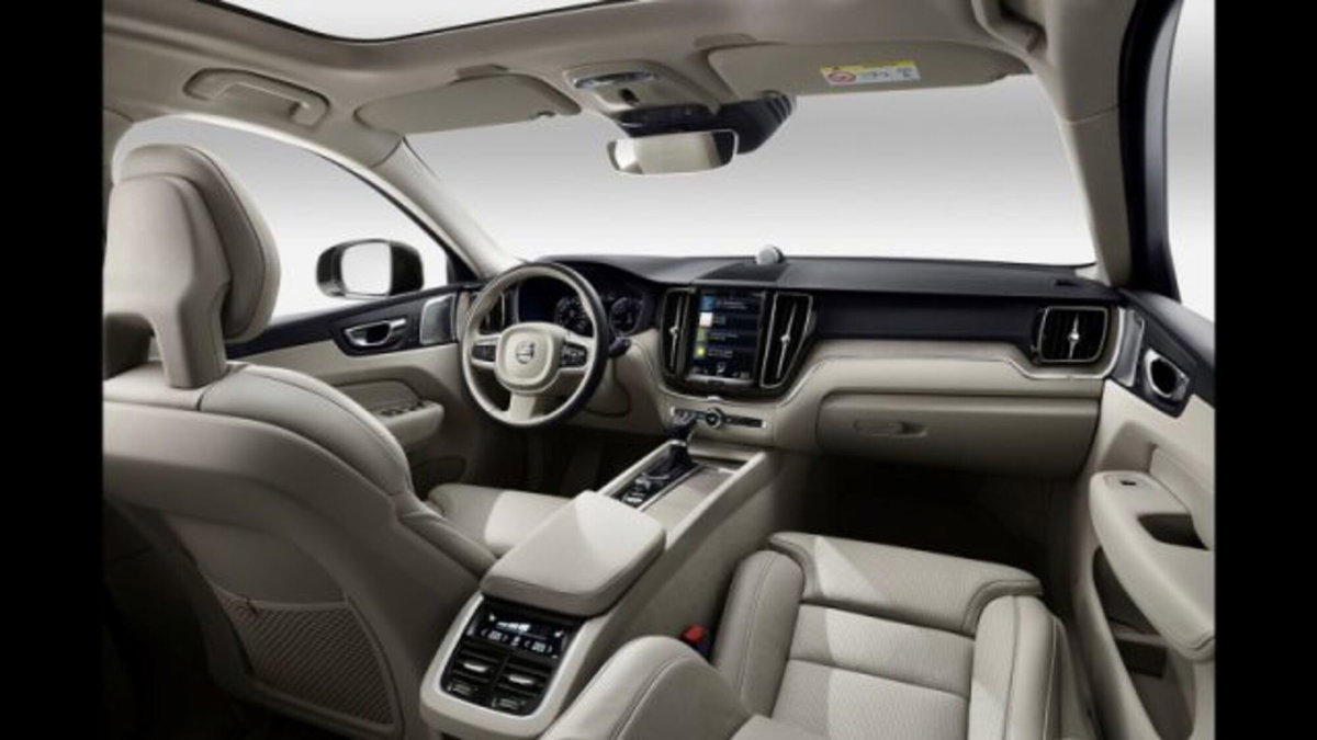 Volvo XC60 T8 Recharge AWD Plug-in Hybrid automatico Plus Dark (8)