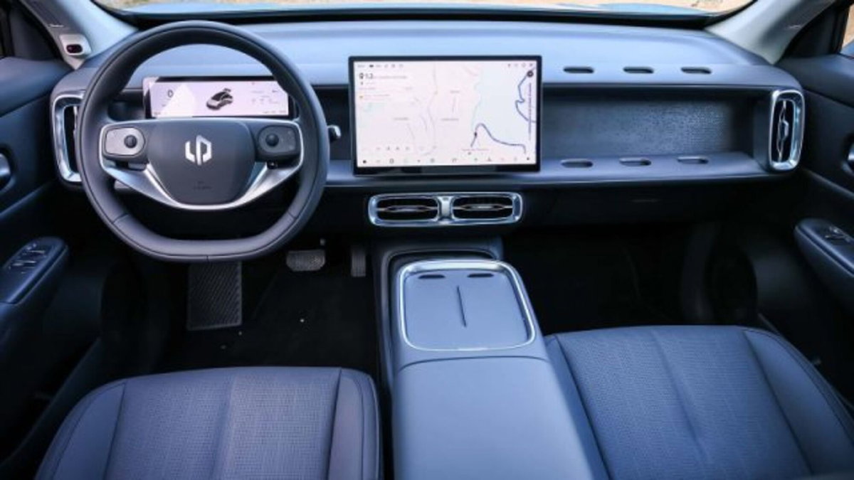 Leapmotor B10 B10 reev hybrid Design (7)
