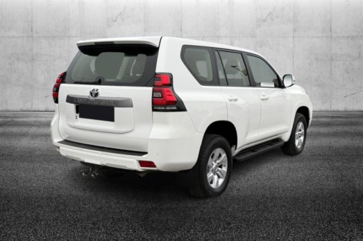 Toyota Land Cruiser 5p 2.8 d-4d Executive auto (3)