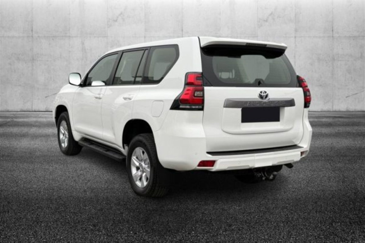 Toyota Land Cruiser 5p 2.8 d-4d Executive auto (4)