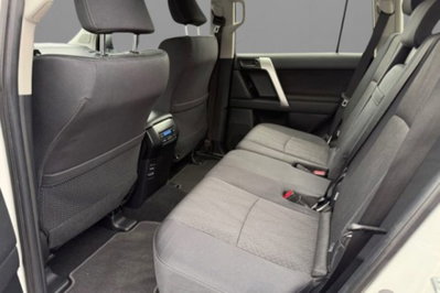 Toyota Land Cruiser 5p 2.8 d-4d Executive auto (8)
